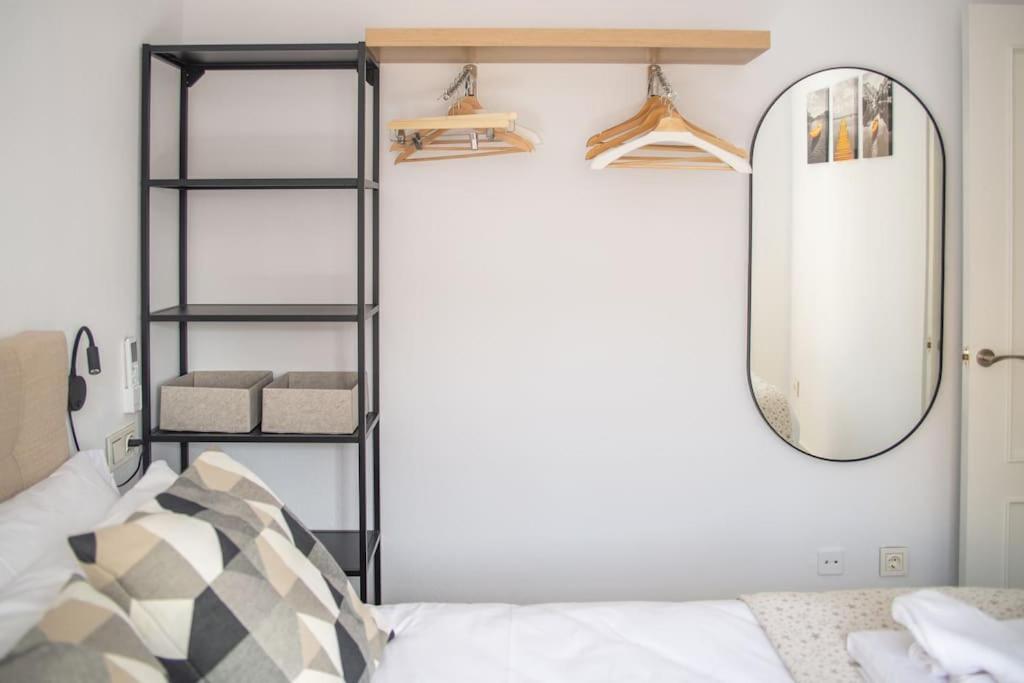 Central And Beautiful Apartment - Free Parking Málaga Esterno foto